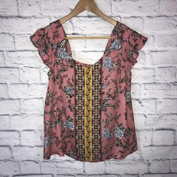 Francesca's Dina Be Floral Pattern Top - Picture 5 of 6